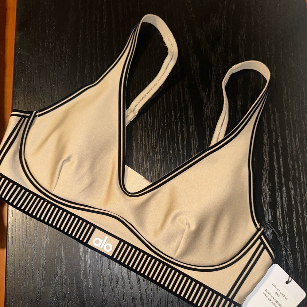 ALO Yoga Airlift Line Up Bra - Gravel